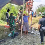 TNI Manunggal Air, Babinsa Koramil 0812/25 Sarirejo Dampingi Pembuatan Sumur Bor untuk Warga yang Kesulitan Air Bersih.